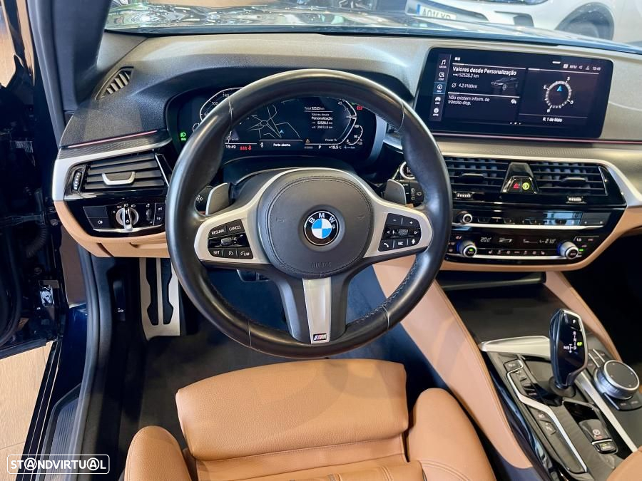 BMW 530 e Pack Desportivo M - 18