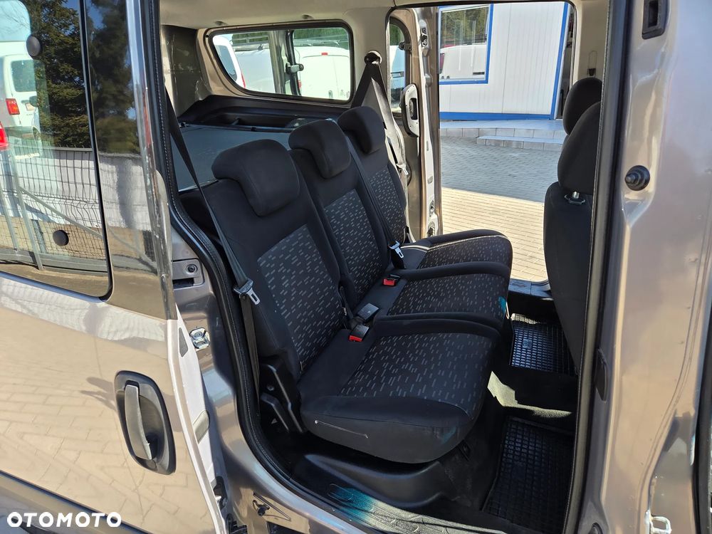 Opel Combo 1.6 CDTI Enjoy - 21