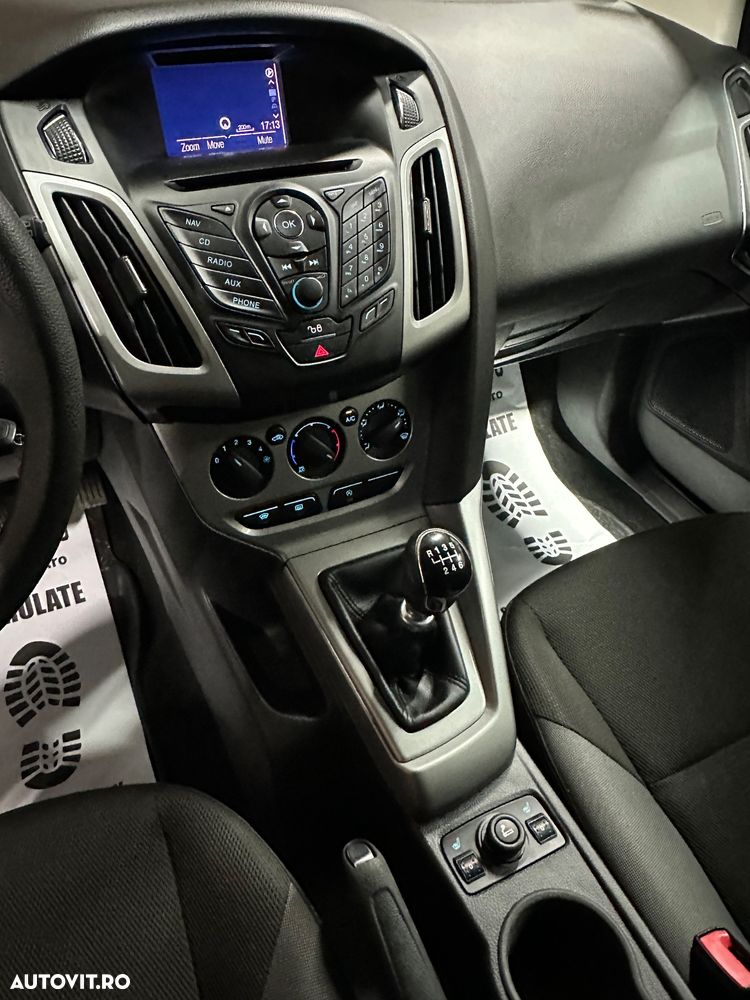 FORD Focus 2011 — imagine 10