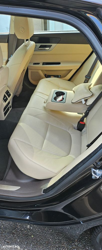 Jaguar XF 20d RWD Prestige - 8