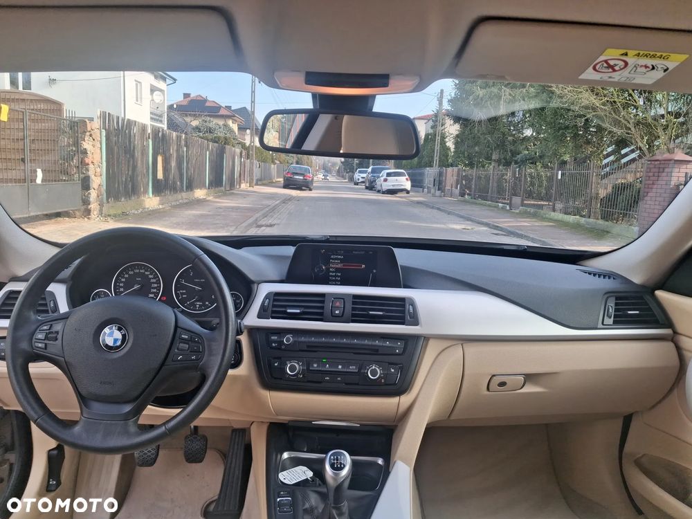 BMW 3GT 318d Luxury Line - 15