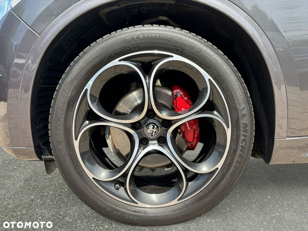 Alfa Romeo Stelvio - 9