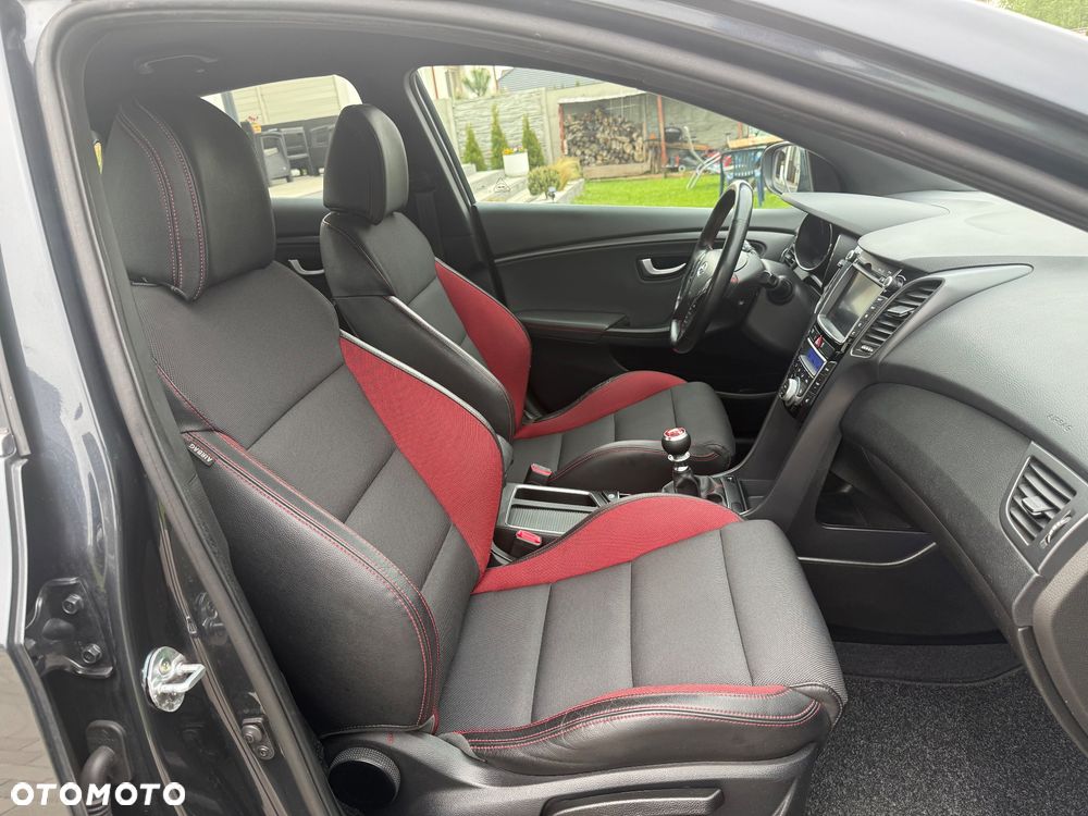 Hyundai i30 1.6 T GDI Turbo - 37