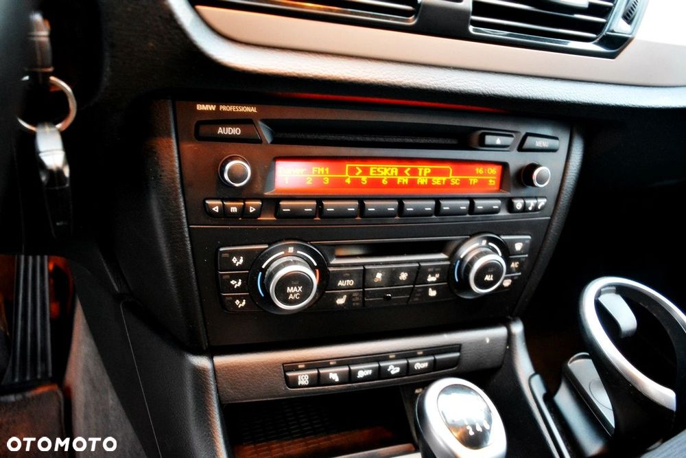 BMW X1 xDrive18d xLine - 6