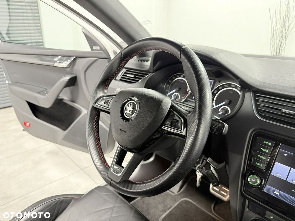 Skoda Octavia 2.0 TDI RS DSG - 29