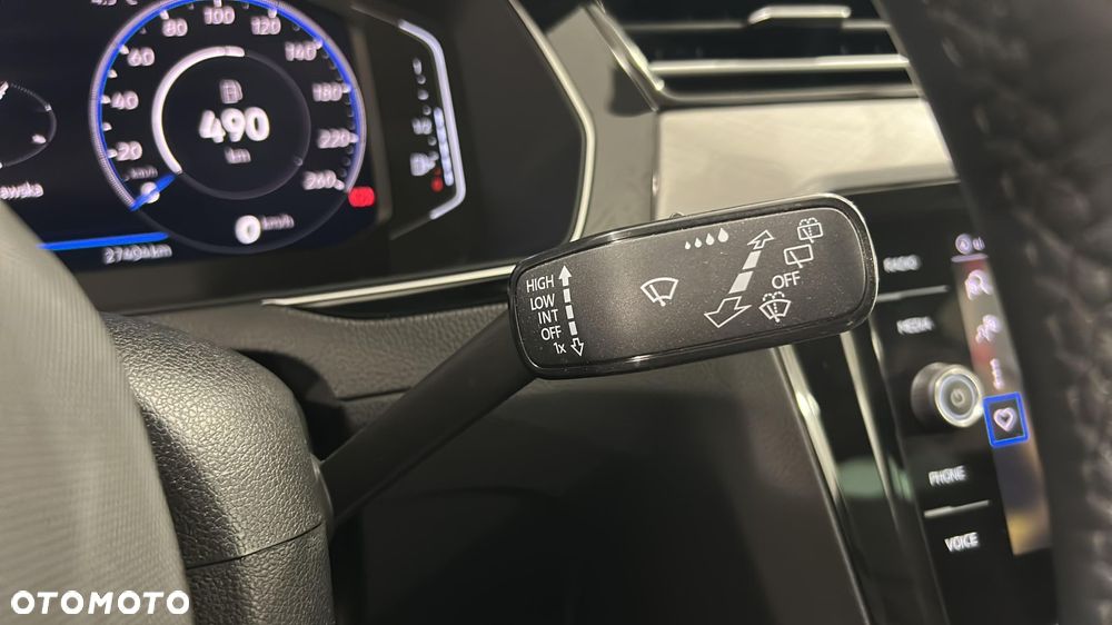 Volkswagen Passat - 25