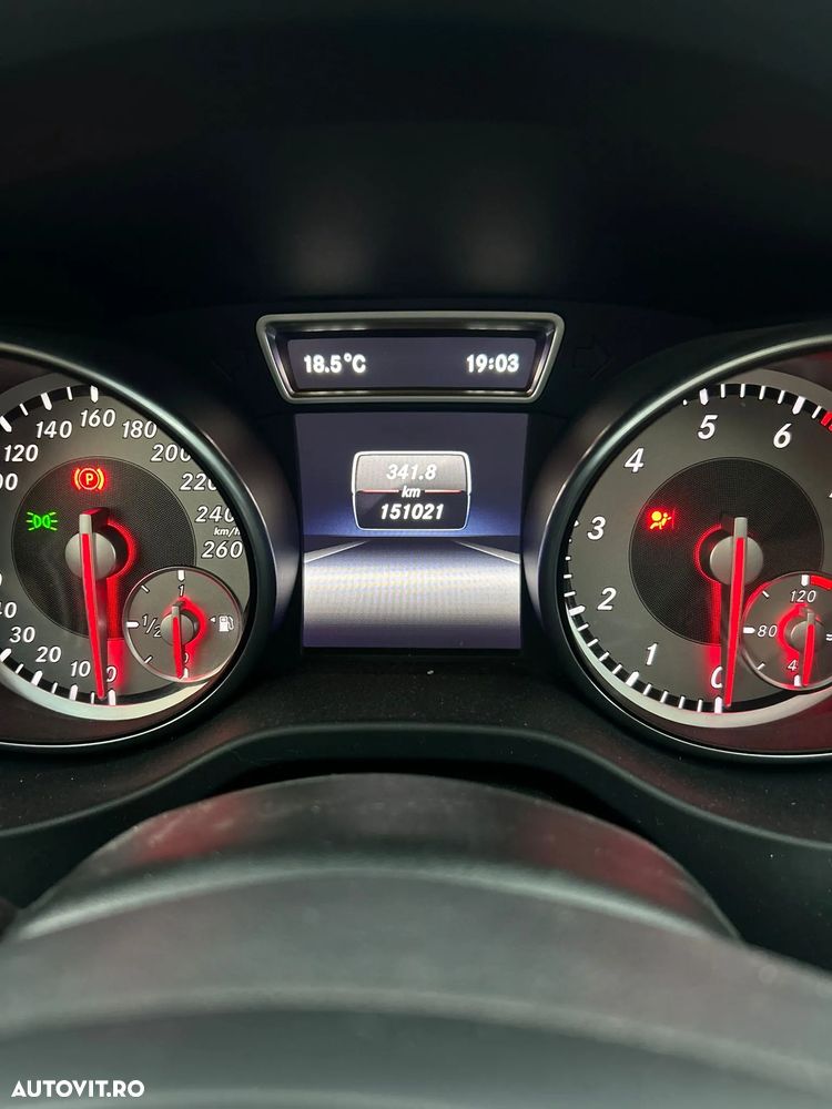 Mercedes-Benz CLA 180 - 9