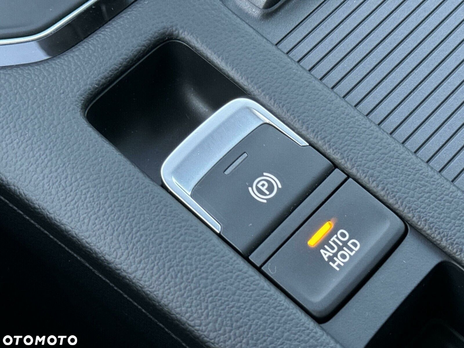Volkswagen Passat 2.0 TSI Elegance DSG - 25