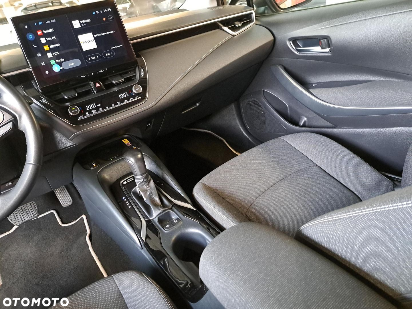 Toyota Corolla 1.8 Hybrid Comfort - 29