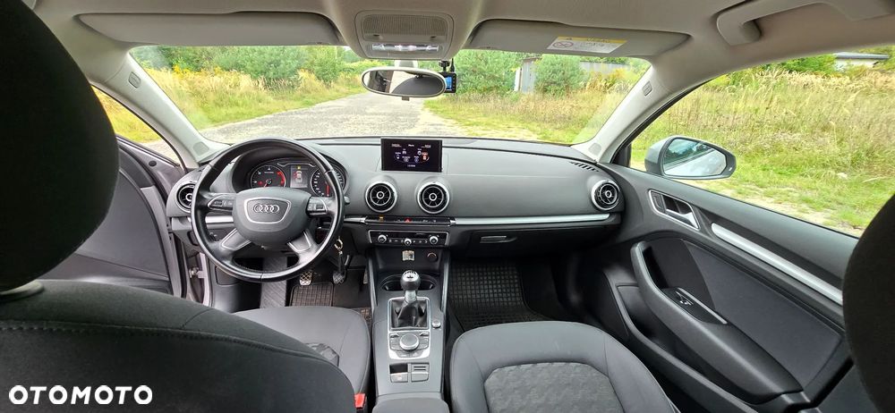 Audi A3 Sportback 2.0 TDI Ambiente - 4