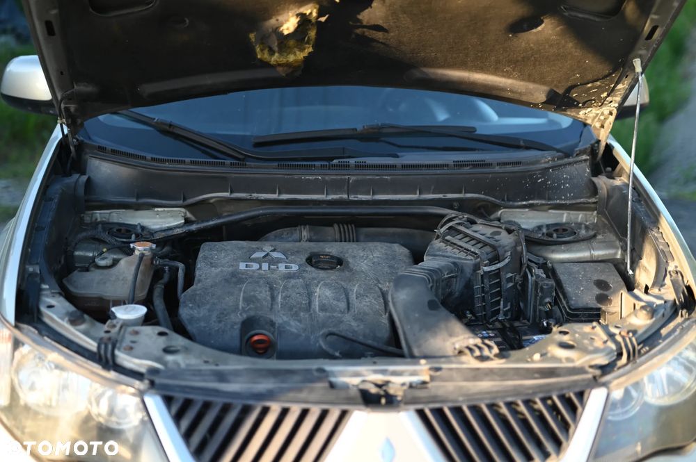 Mitsubishi Outlander 2.0 DID Intense - 34