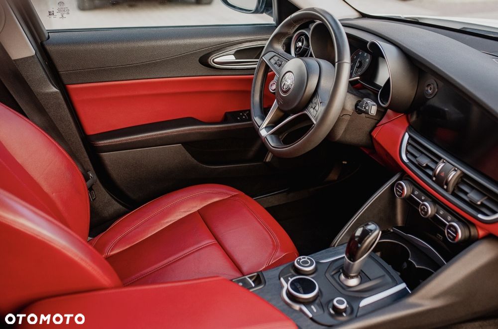 Alfa Romeo Giulia - 24