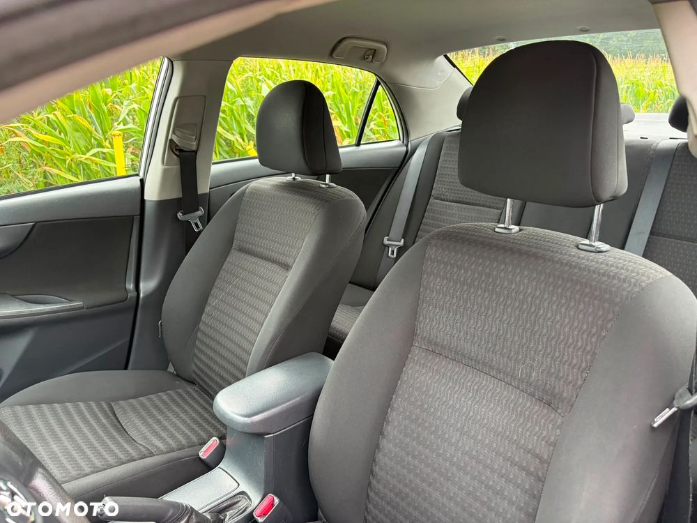 Toyota Corolla - 5