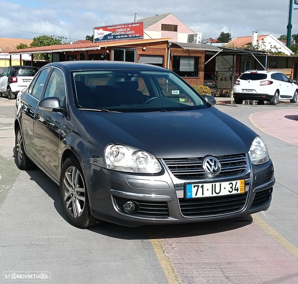 VW Jetta 1.6 TDi Confortline - 1