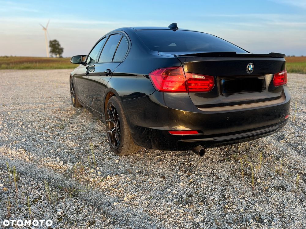 BMW Seria 3 320d Efficient Dynamics Sport Line - 7