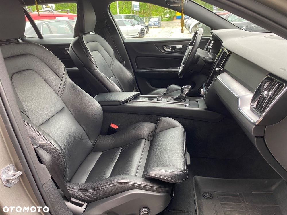 Volvo V60 D4 Geartronic Summum - 21