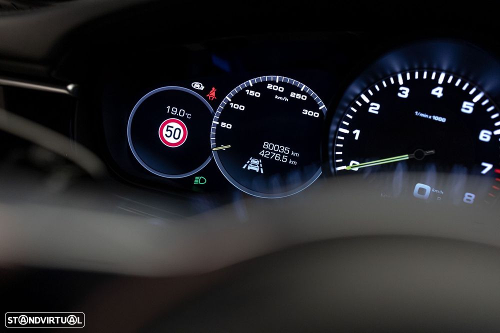 Porsche Panamera Sport Turismo 4 E-Hybrid Edition 10 Anos - 31