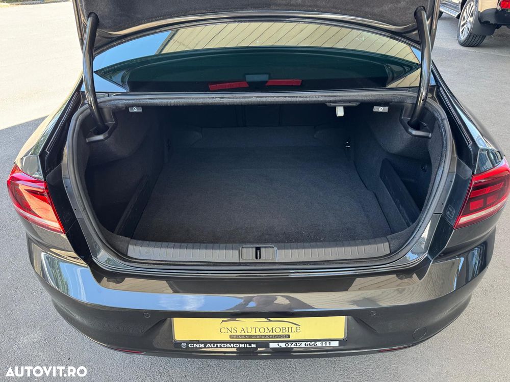 Volkswagen Passat 2.0 TDI DSG Comfortline - 27