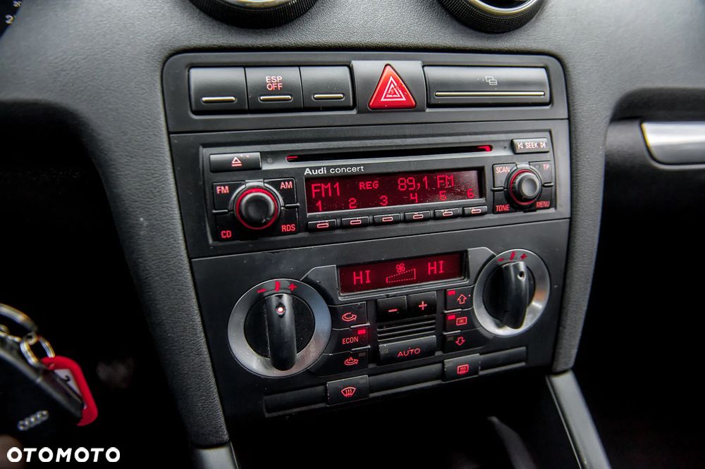 Audi A3 3-drzwiowe 1.6 Ambition - 17