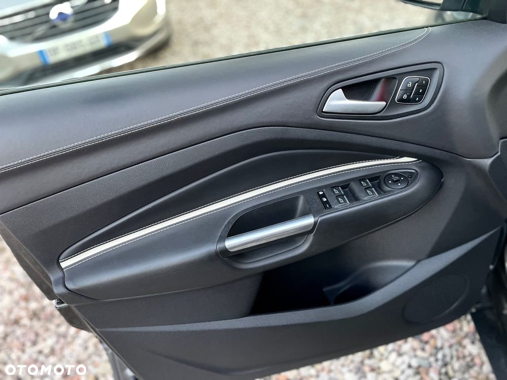 Ford Kuga 2.0 TDCi 4x4 Vignale - 28