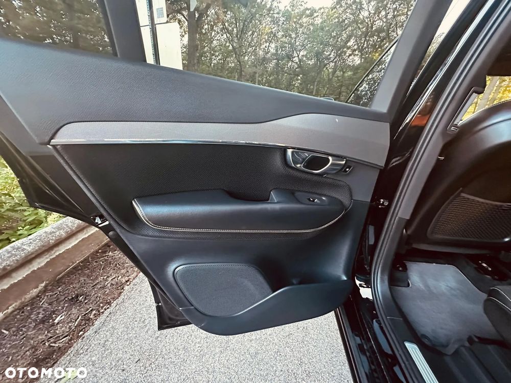 Volvo XC 90 - 25