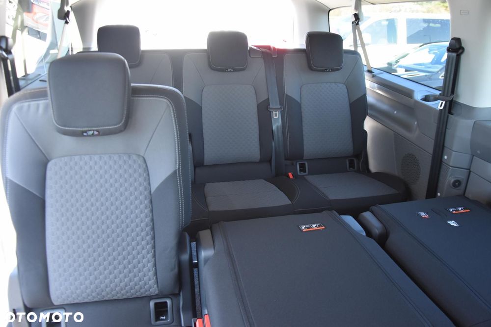Volkswagen Caravelle - 24