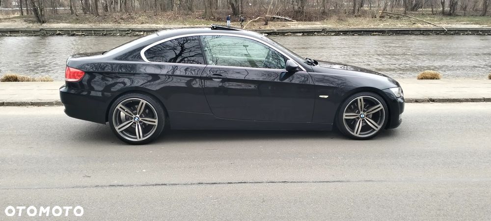 BMW Seria 3 325i - 2