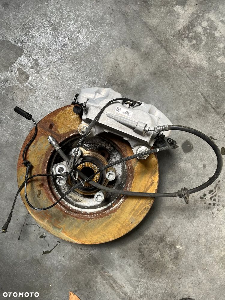 BMW X3 xDrive30d GO1 DISEL 24R ZACISK HAMULCOWY LEWY PRZÓD 6883733 - 2