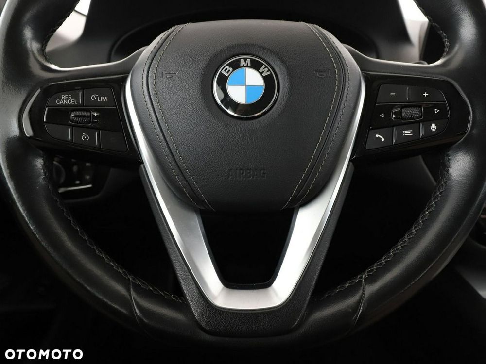 BMW Seria 5 520d mHEV - 22