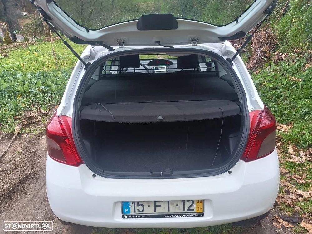 Toyota Yaris 1.4 D-4D AC Manual - 14