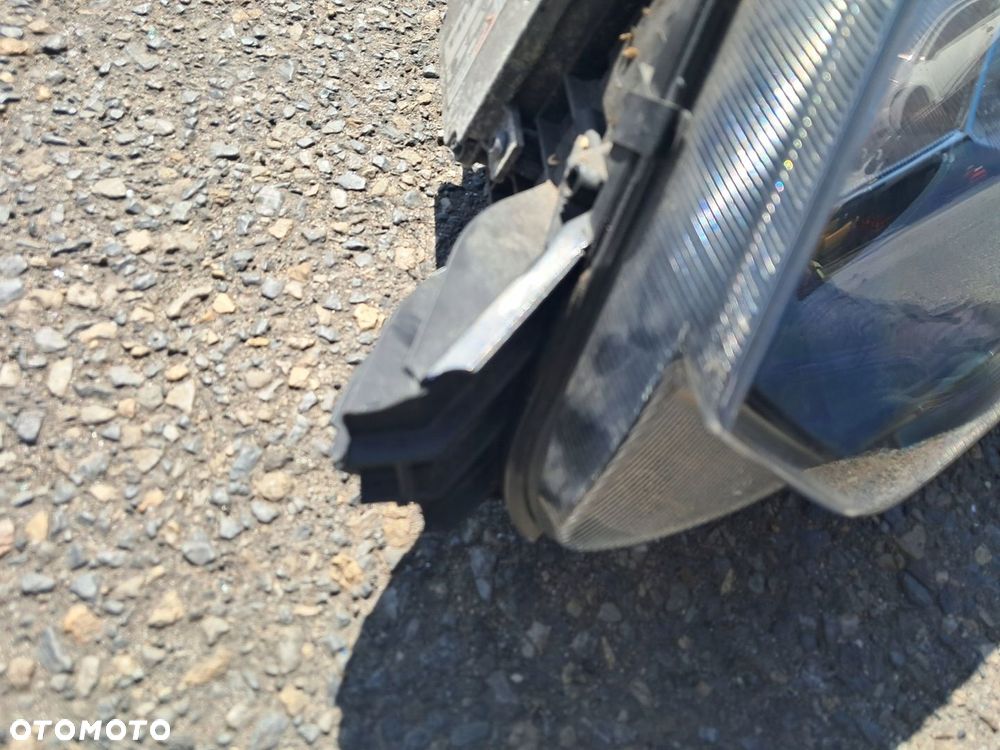 Skoda Yeti 5L Lift lampa lewy przód EU Bi-xenon skrętny 5L1941015C - 4