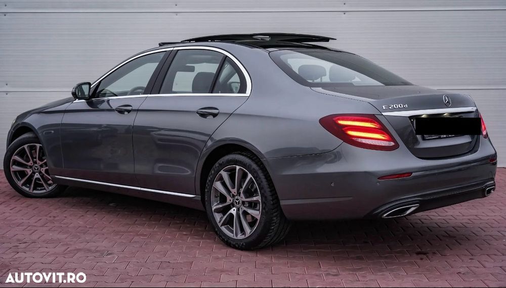 Mercedes-Benz E - 7