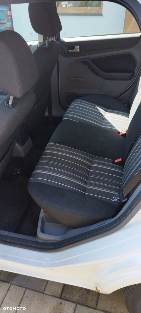 Ford Focus SW 1.8 TDCi Ambiente - 10