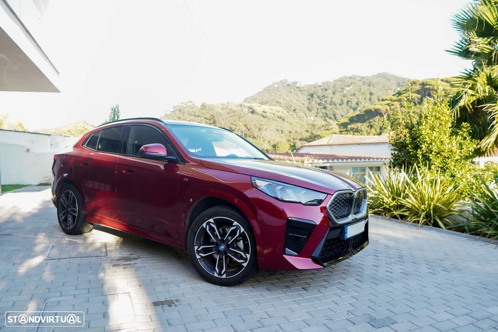 BMW iX2 eDrive20 Pack Desportivo M - 3