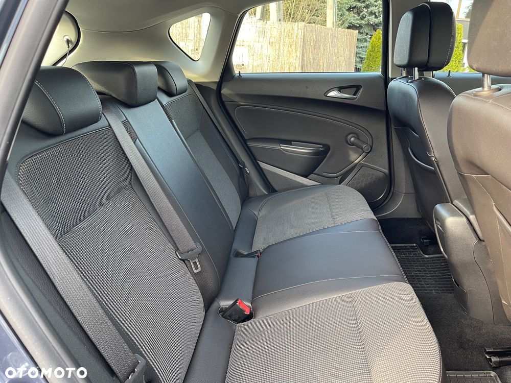 Opel Astra 1.4 Turbo Sport - 25