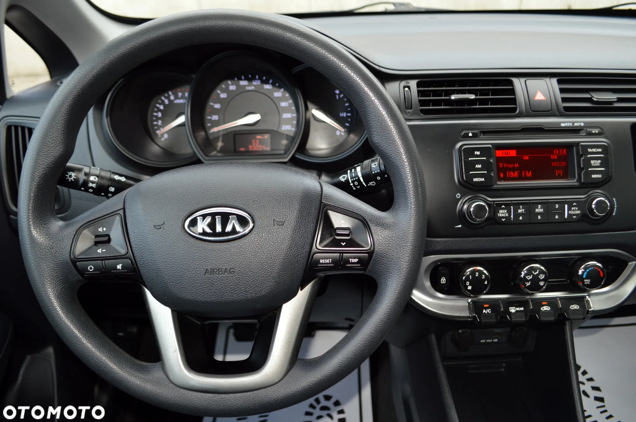 Kia Rio - 17