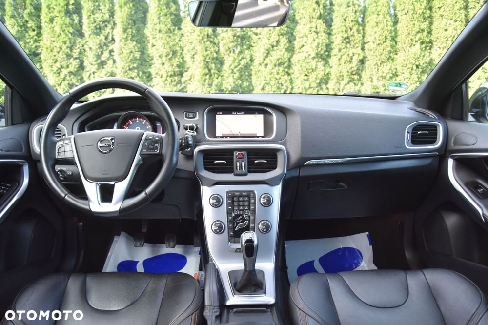 Volvo V40 Cross Country T3 Drive-E Summum - 11