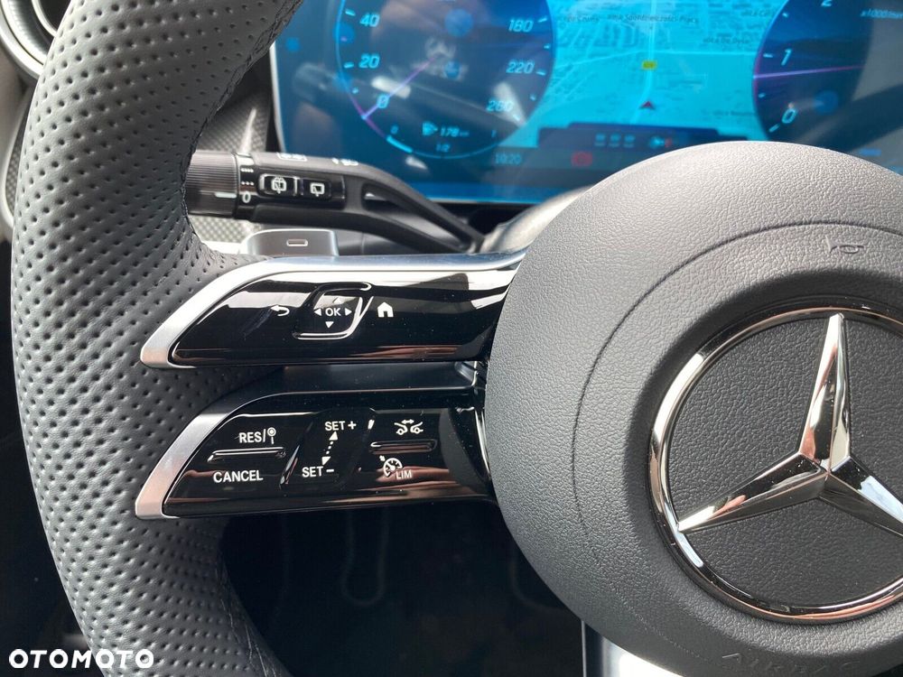 Mercedes-Benz GLC - 12