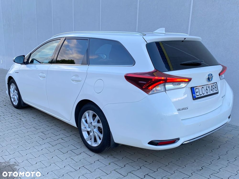 Toyota Auris Hybrid 135 Premium - 2