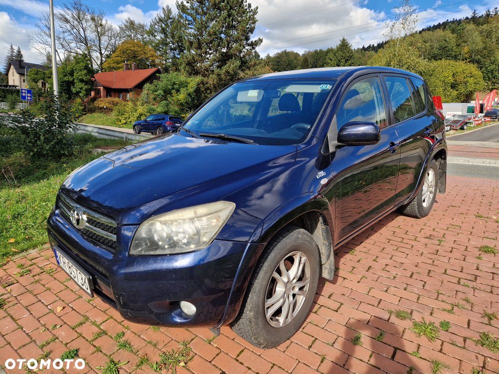 Toyota RAV4 - 1