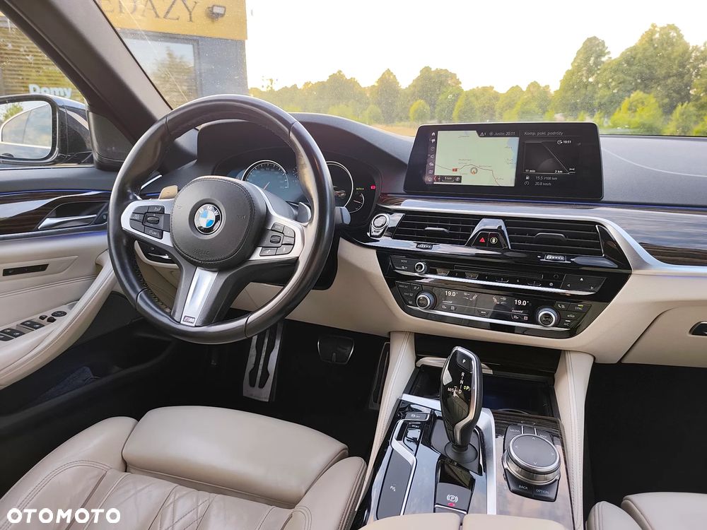 BMW Seria 5 530i xDrive - 15