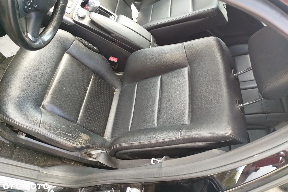 fotele przód + kanapa tył SKÓRA CZarna do MERCEDES w212 KOMBi 09- komplet z podłokietnikiem - 3