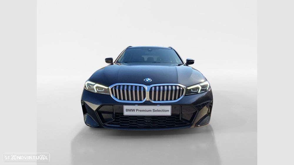 BMW 330 e Pack Desportivo M Auto — fotografia 6
