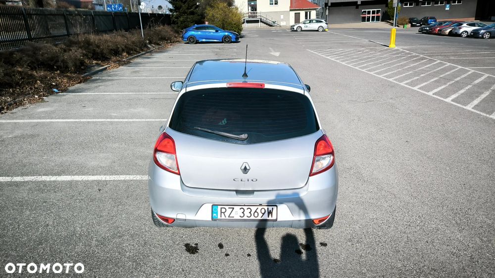 Renault Clio 1.5 dCi Authentique - 4