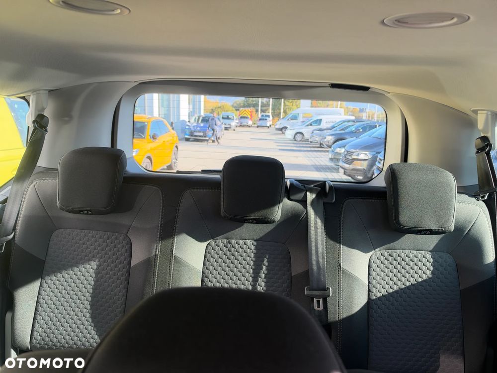 Volkswagen Caravelle - 14