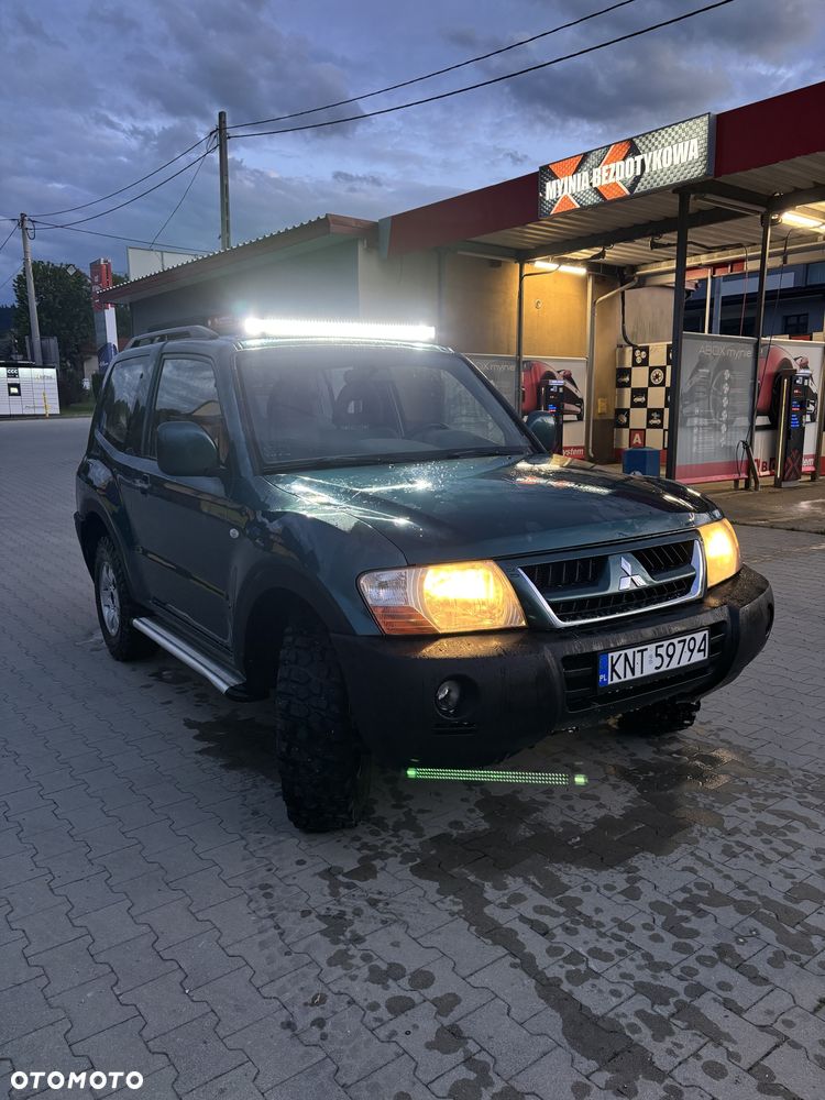 Mitsubishi Pajero - 1