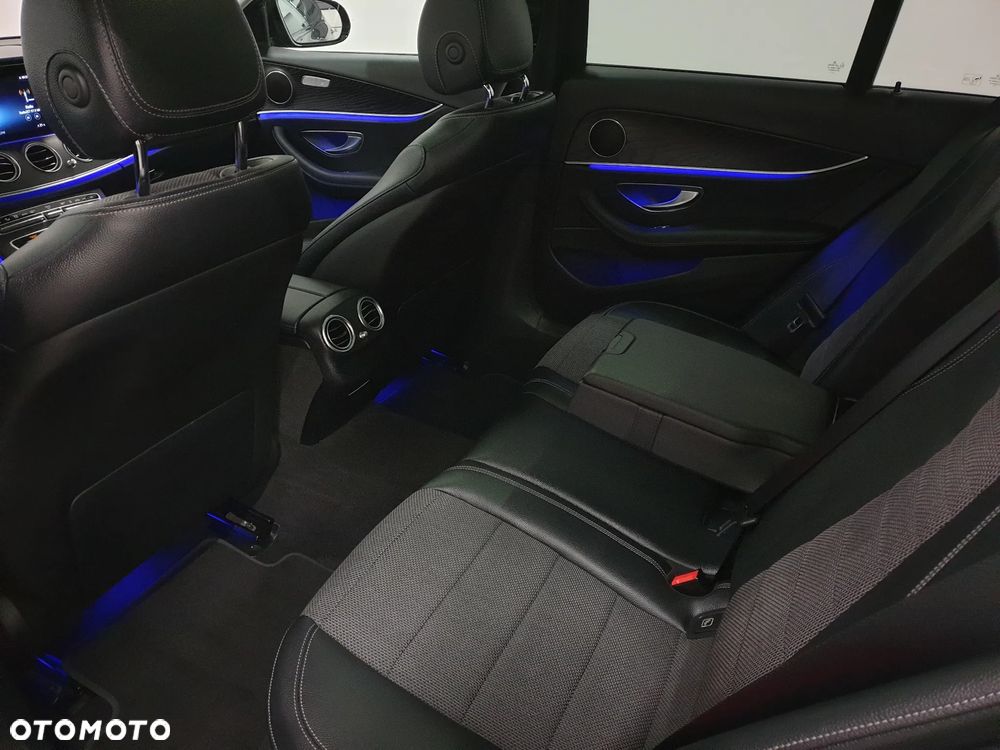 Mercedes-Benz Klasa E 300 de 4Matic 9G-TRONIC AMG Line - 26
