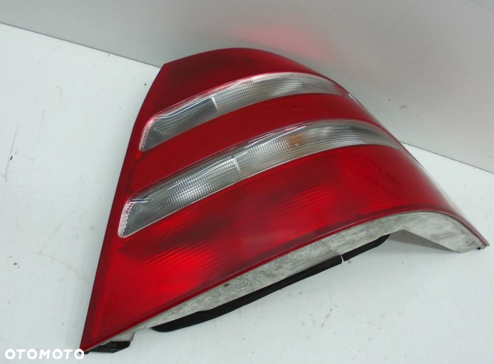 Mercedes E Klasa W220 Lampa tył Prawa strona - 2