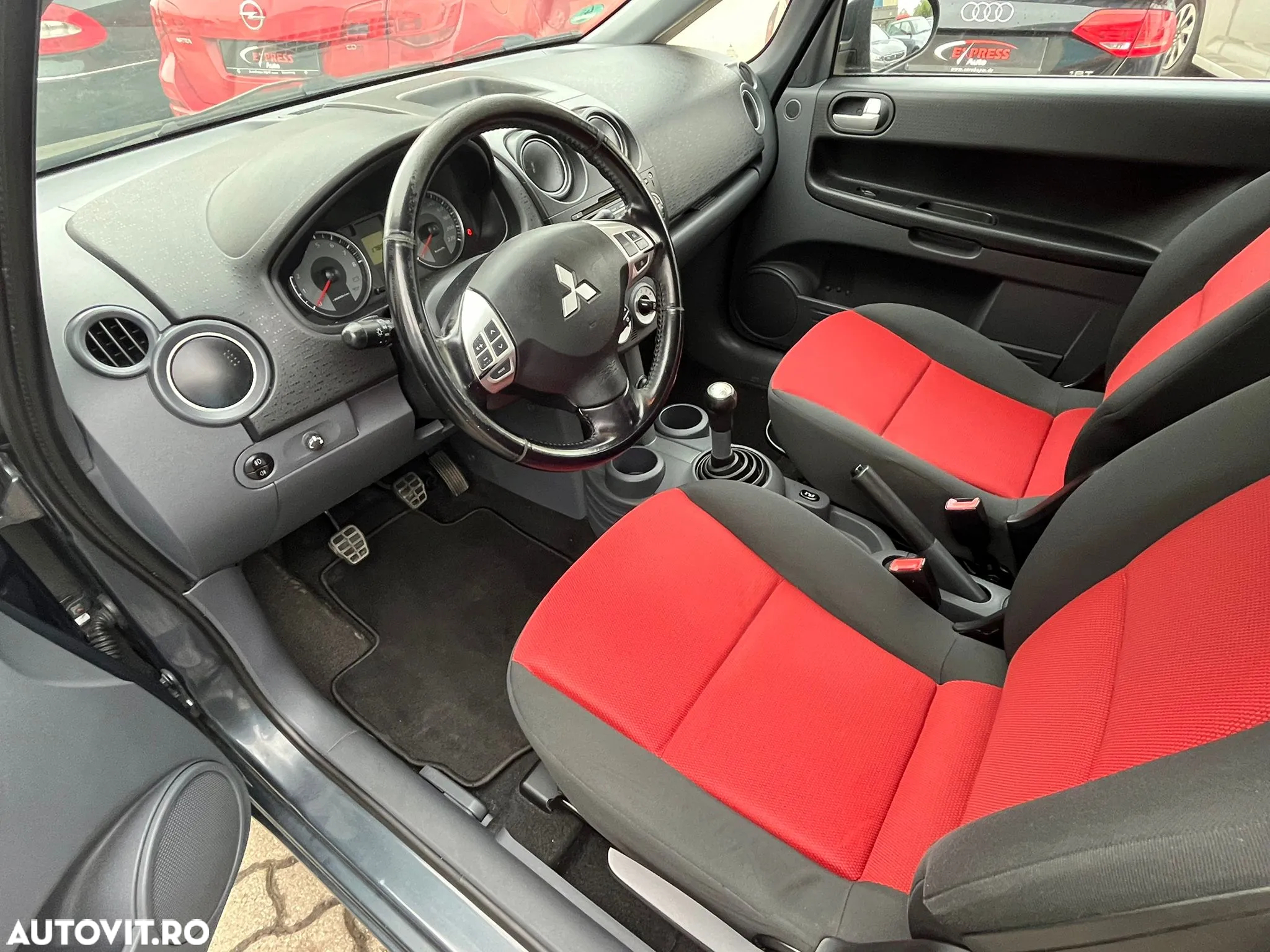 Mitsubishi Colt 1.3 Intense - 5