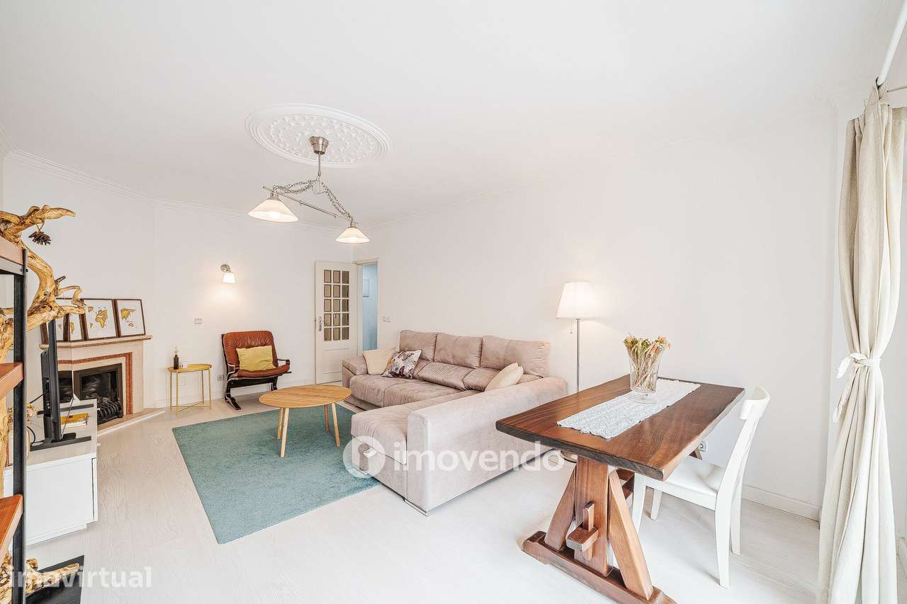 Apartamento T2, com áreas amplas e varanda, na Póvoa de Santa Iria - Grande imagem: 5/46